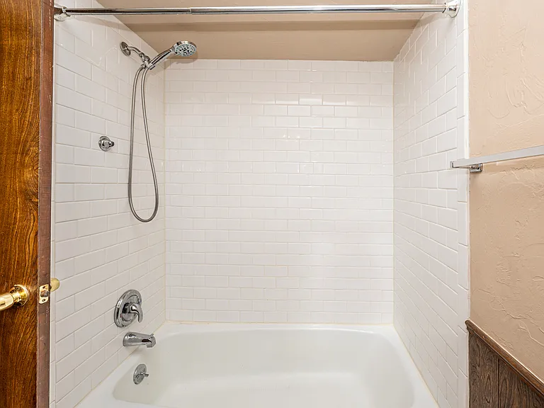 11307 N May Ave #D — Photo 28