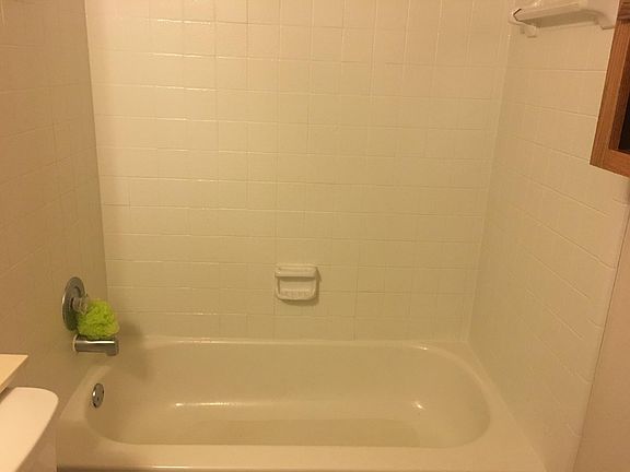 2nd image of 1415 Legget St