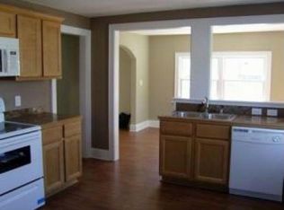 7620 W Dixon St, Milwaukee, WI 53214