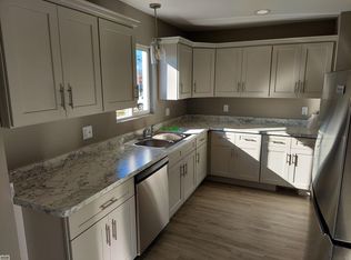 25690 Leach St, Roseville, MI 48066
