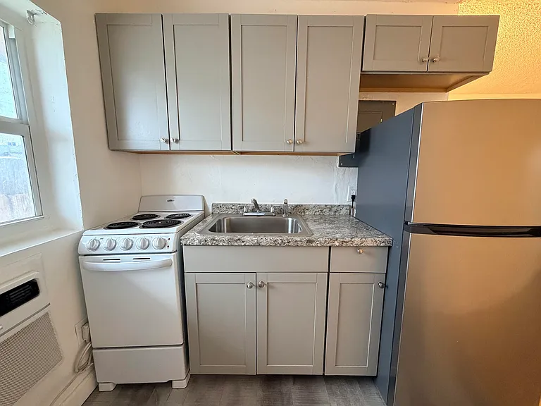 2037 Madison St #1 — Photo 3