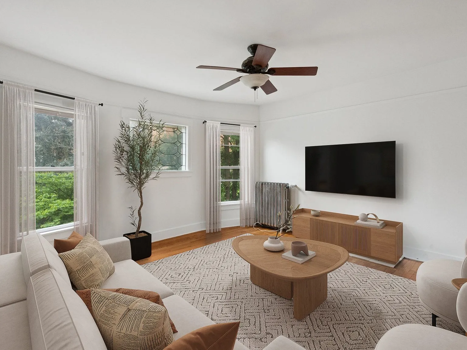 3 bed, 1650 sqft, $2,900 — Photo 3