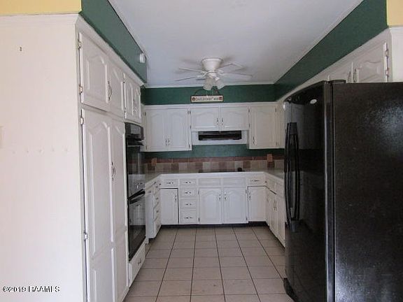 3rd image of 136 Bradford Dr