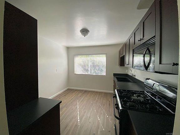 5th image of 2250-54 Garnet Ave #2254.4