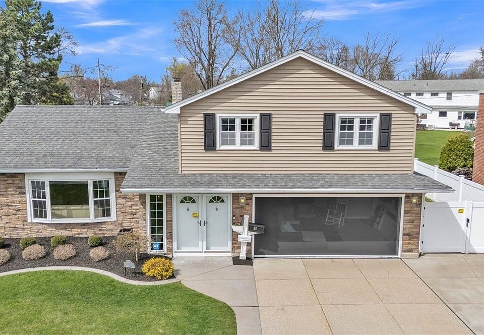 1st image of 20 Manor Oak Dr