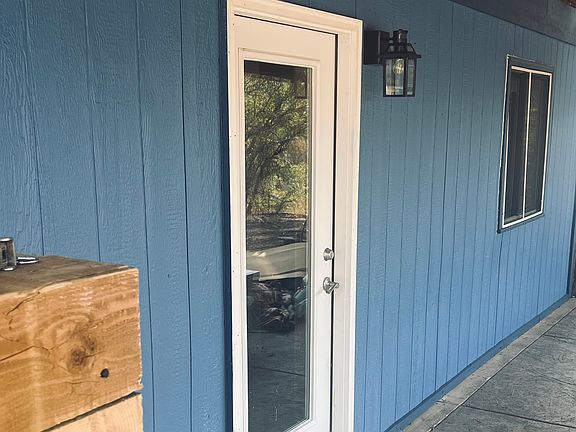2nd image of 28950 Valley View Ln #1