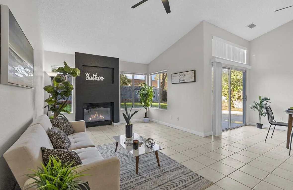 3 bed, 1220 sqft, $3,150 — Photo 2