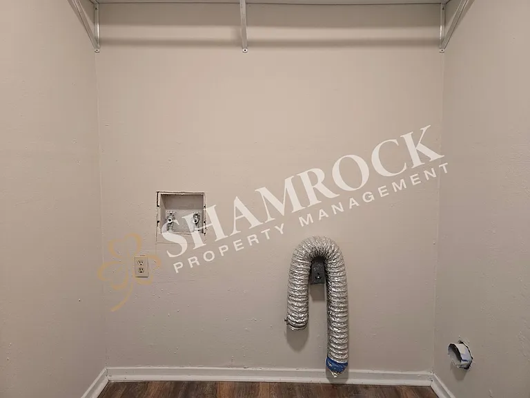 929 Rosedale Dr — Photo 14