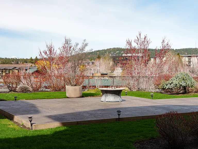 363 SW Bluff Dr #102 — Photo 21