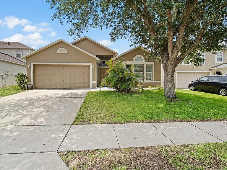 265 Jocelyn Dr — Photo 3