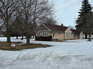 702 E 2nd St, Stuart, NE 68780