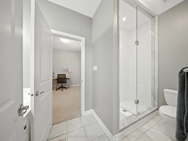 3196 Ernest Appelbe Blvd — Photo 26