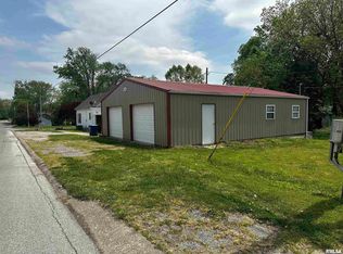 205 W Sycamore St, Carmi, IL 62821