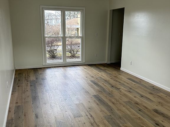 5th image of 509 Lovers Ln