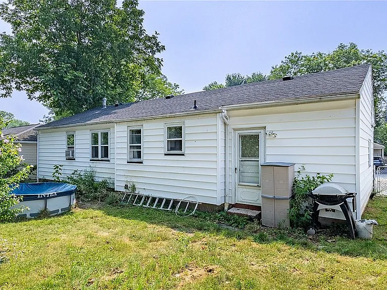138 Clark Ave — Photo 29