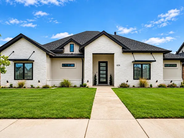 604 N 9th St, Wolfforth, TX 79382