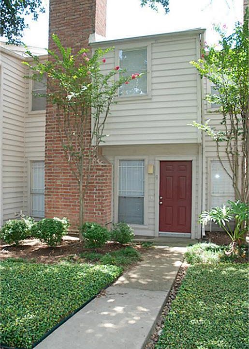 1st image of 3901 Woodchase Dr Unit 9