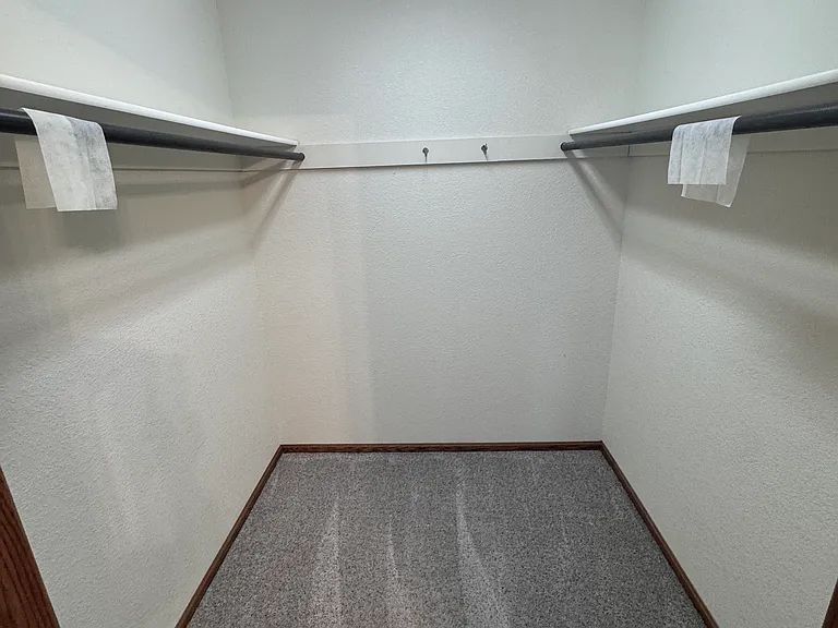 406 S Commercial St — Photo 9