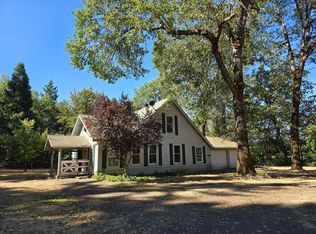 5048 Takilma Rd, Cave Junction, OR 97523