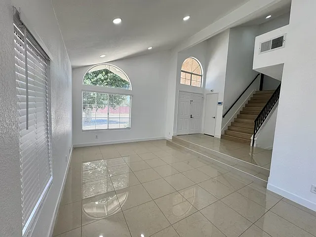 1630 Suffolk Ct