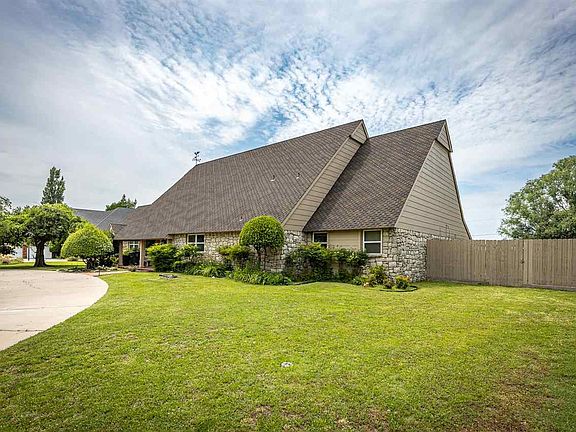 3rd image of 140 NW 36th St