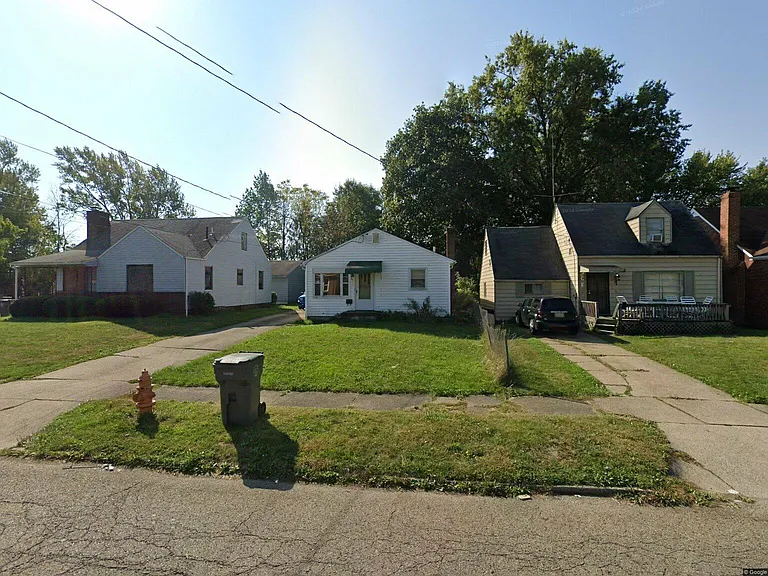577 E Florida Ave — Photo 1