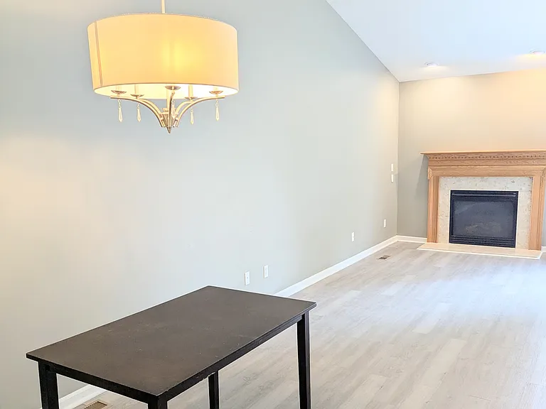 1866 N Kenwyck Dr — Photo 14