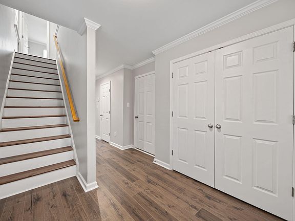 4th image of 9815 Grettle Ct