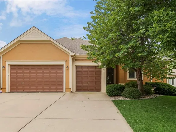 8301 W 157th St, Overland Park, KS 66223