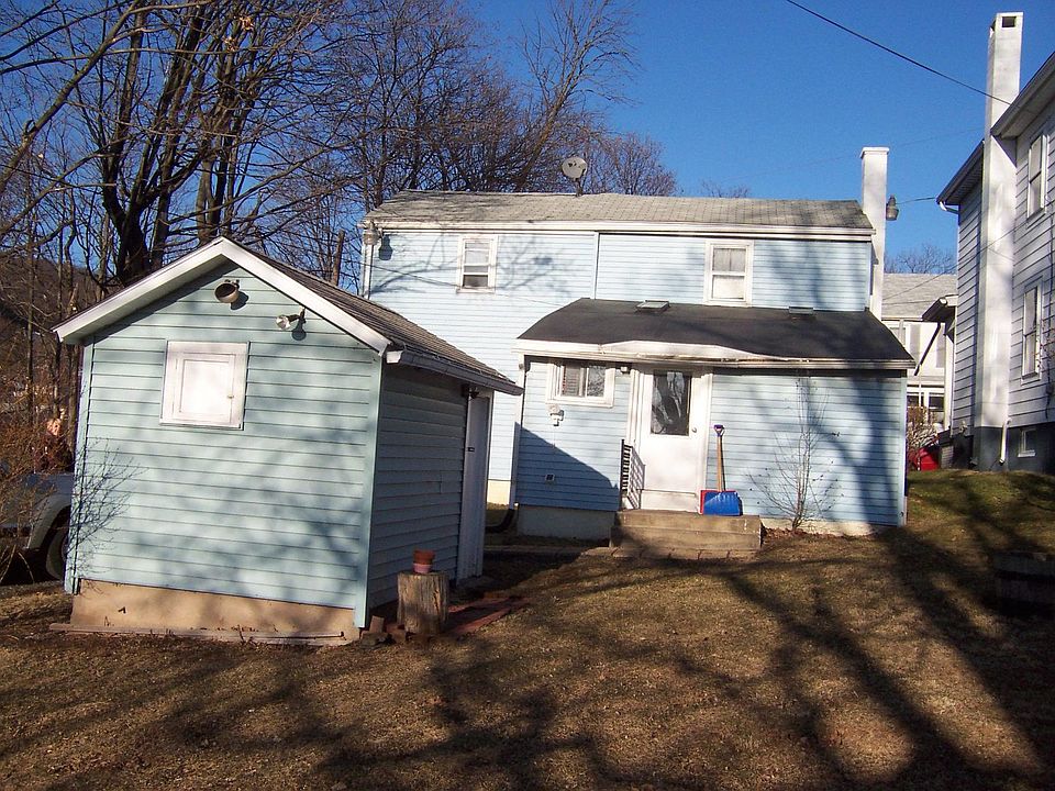 2nd image of 233 Vine St