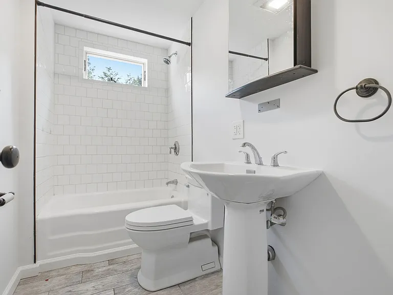 81 Huntington Rd #1 — Photo 7