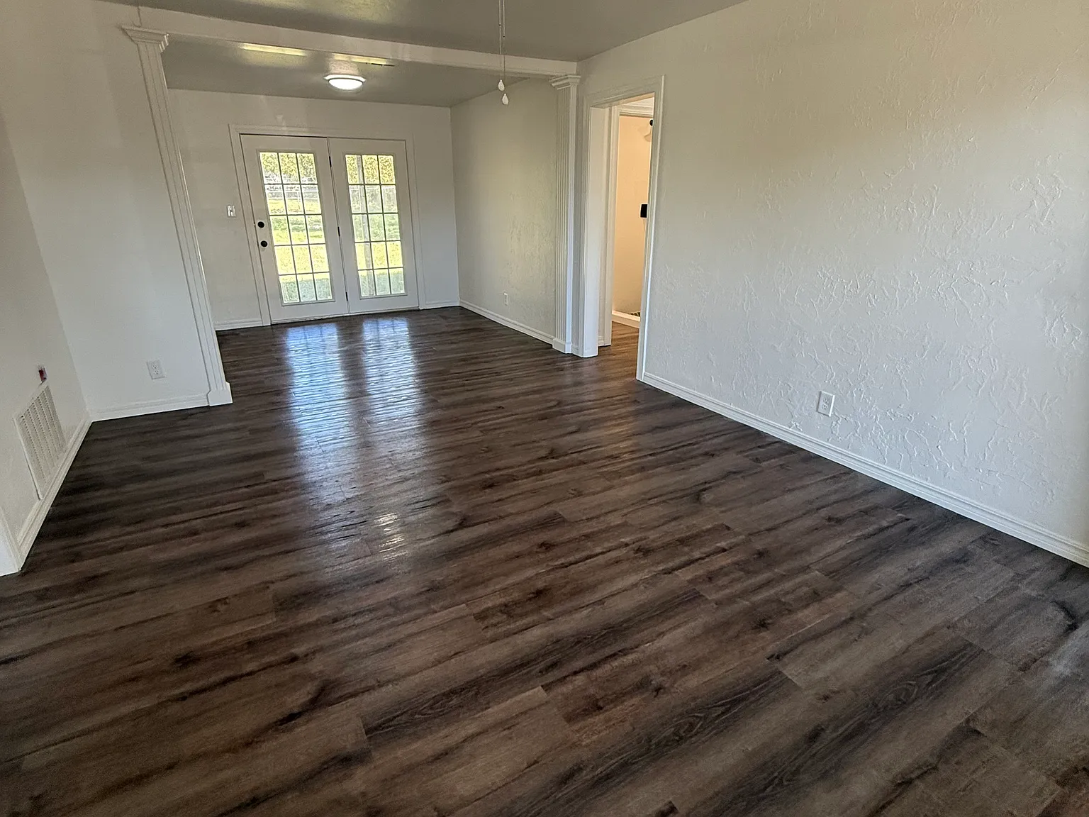 3 bed, 1200 sqft, $1,200 — Photo 1