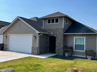 212 N 89th Ave, Yakima, WA 98908