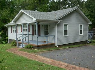 105 Greenway St, Landrum, SC 29356