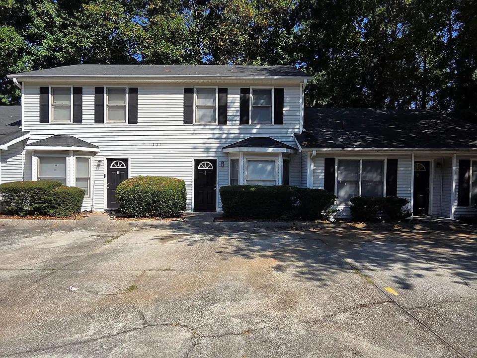 1225 Oakplace Dr