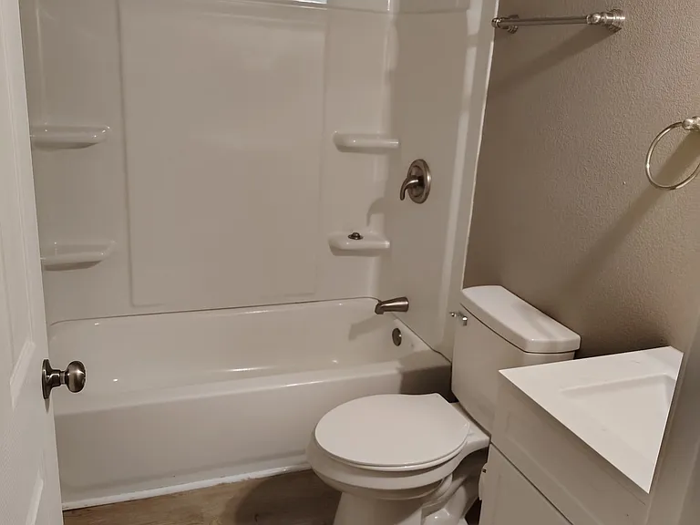 110 S Highland Ave #2 — Photo 4