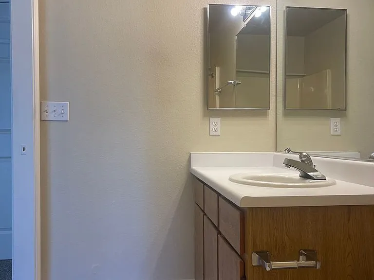 802 Cally Ct — Photo 24
