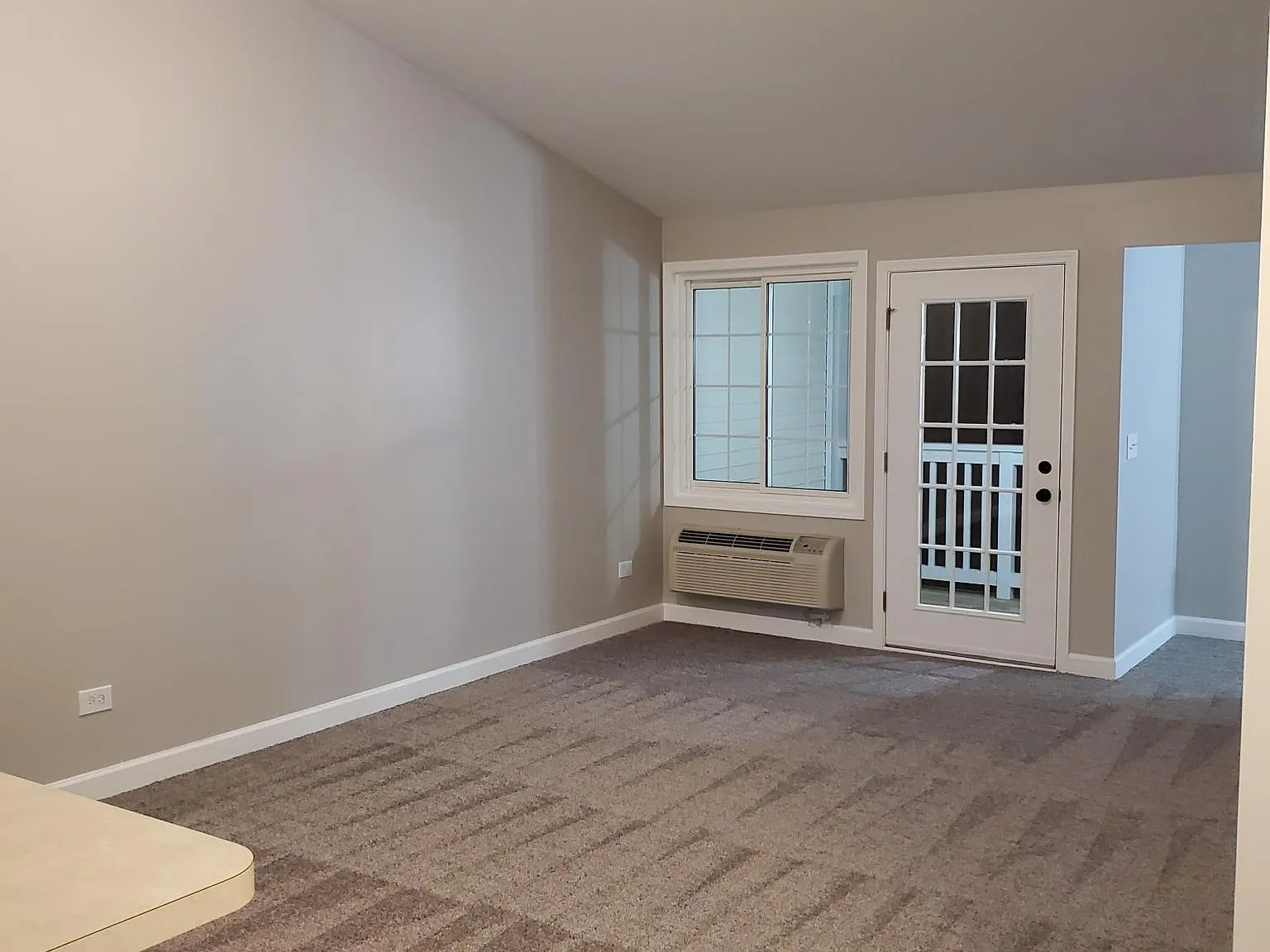 1 bed, 1000 sqft, $1,695 — Photo 2