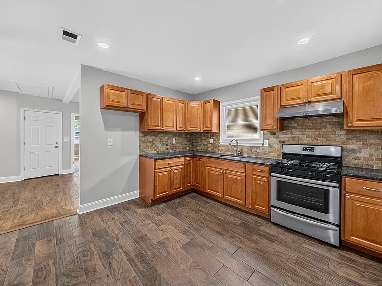 130 Lincoln Ave #2 — Photo 12