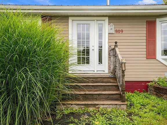 3rd image of 809 Cleveland Rd