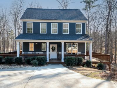 1120 Bay Dr, Fair Play, SC, 29643