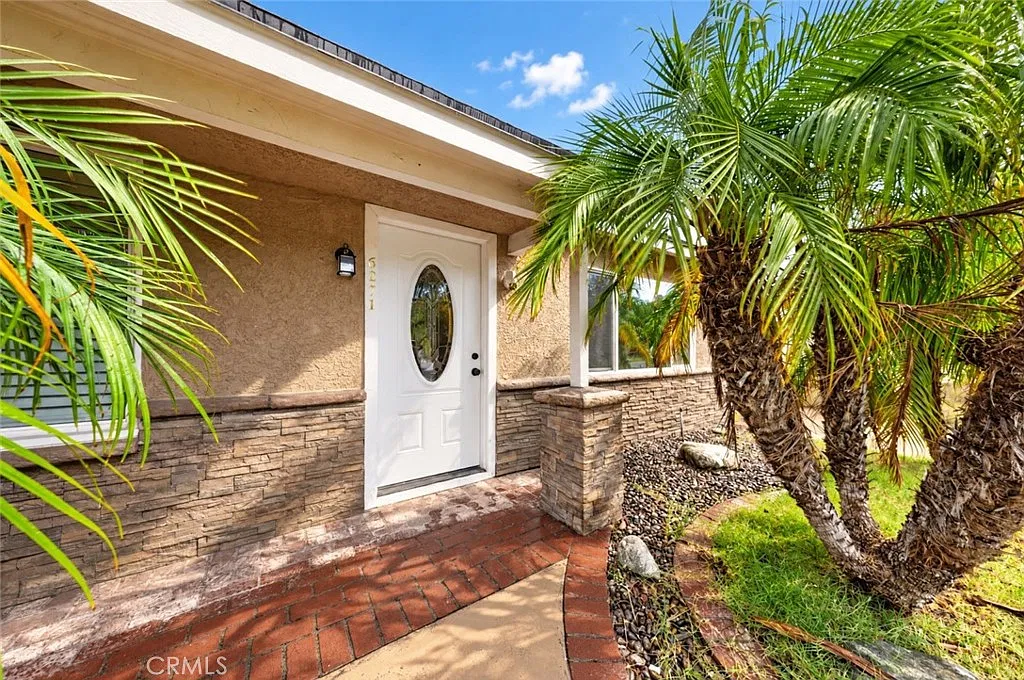 3 bed, 1170 sqft, $3,445 — Photo 4