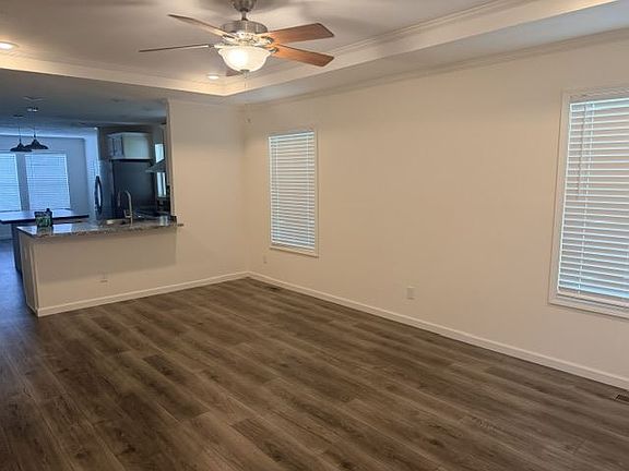 5th image of 102 Summer Cir #102
