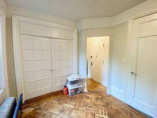 Rented by Zjama Realty Corp | media 6