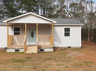 614 Saint Johns Church Rd, Hampstead, NC 28443