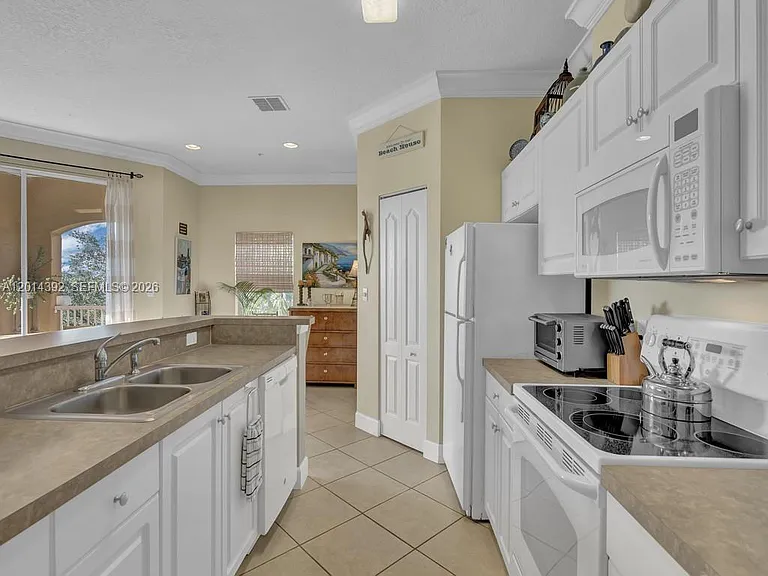 5035 Fairways Cir #305 — Photo 19