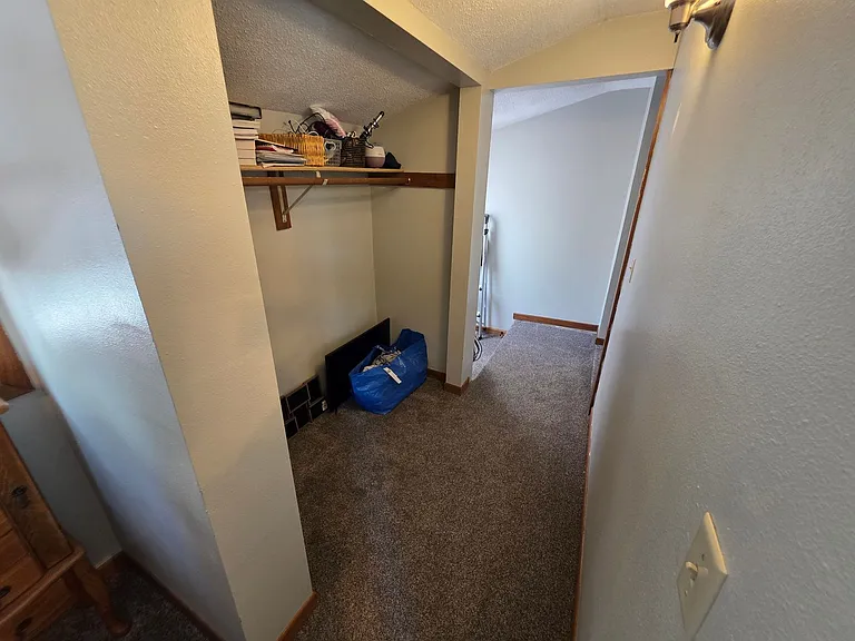 927 E Grand Ave — Photo 11