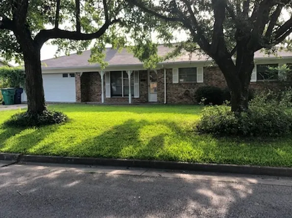 1208 Alpine St, Greenville, TX 75401