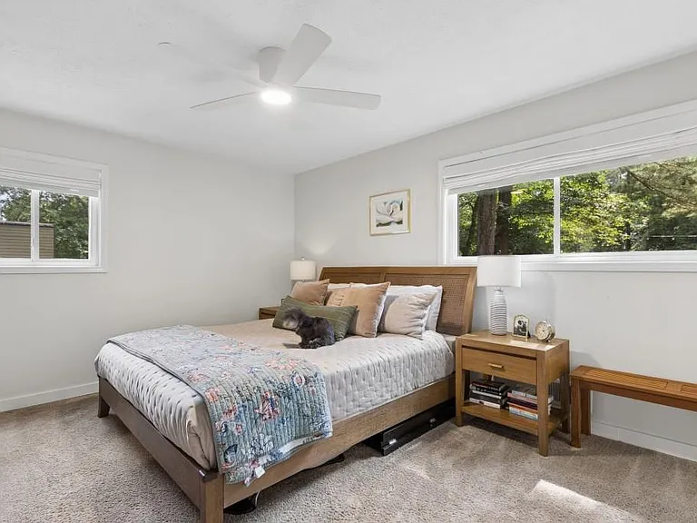 2506 Kingsley Dr NE — Photo 5