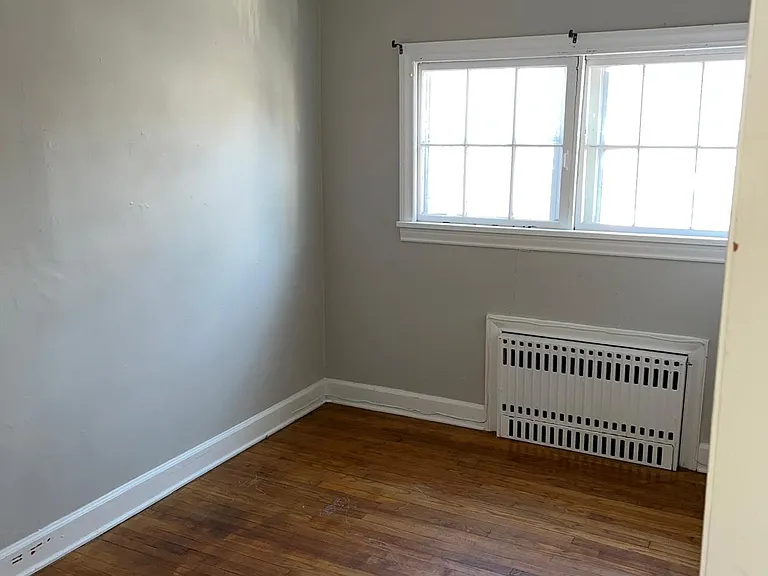 1614 Arlington Ave #4 — Photo 3
